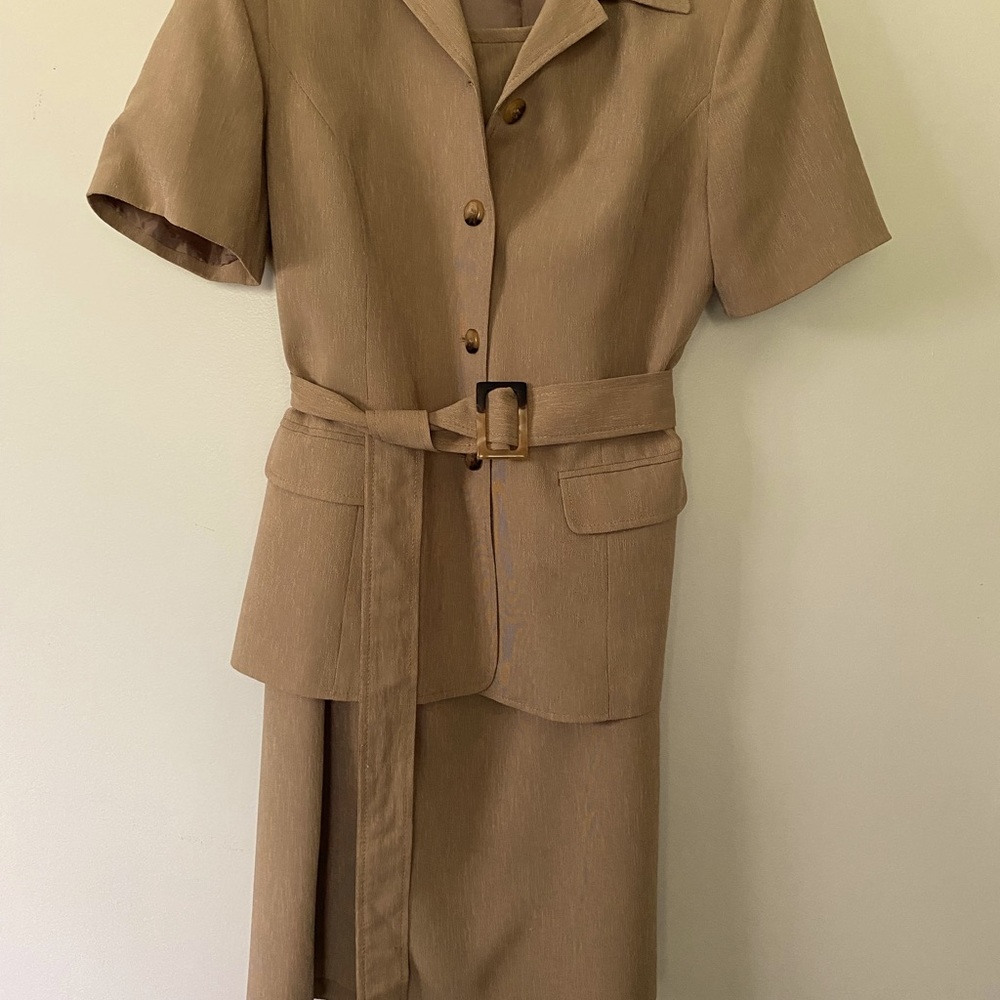 Le Suit. Skirt suit with belt. Size 10. Skirt length 34 “.